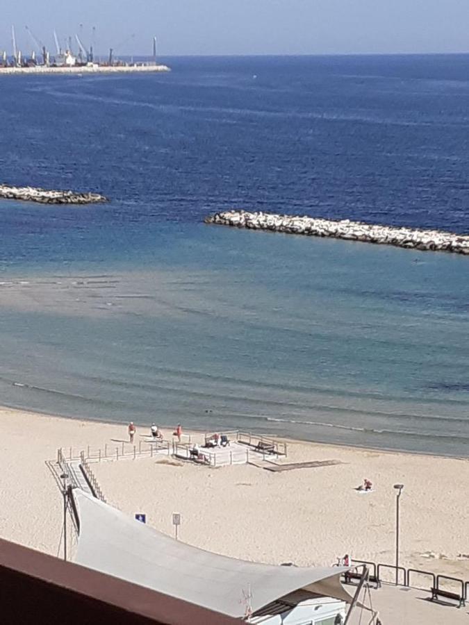 Attico Suite Spiaggia Bari Bagian luar foto