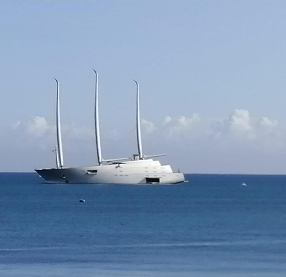 Attico Suite Spiaggia Bari Bagian luar foto