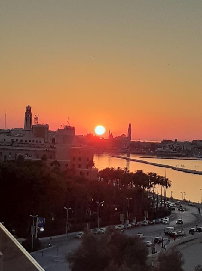Attico Suite Spiaggia Bari Bagian luar foto