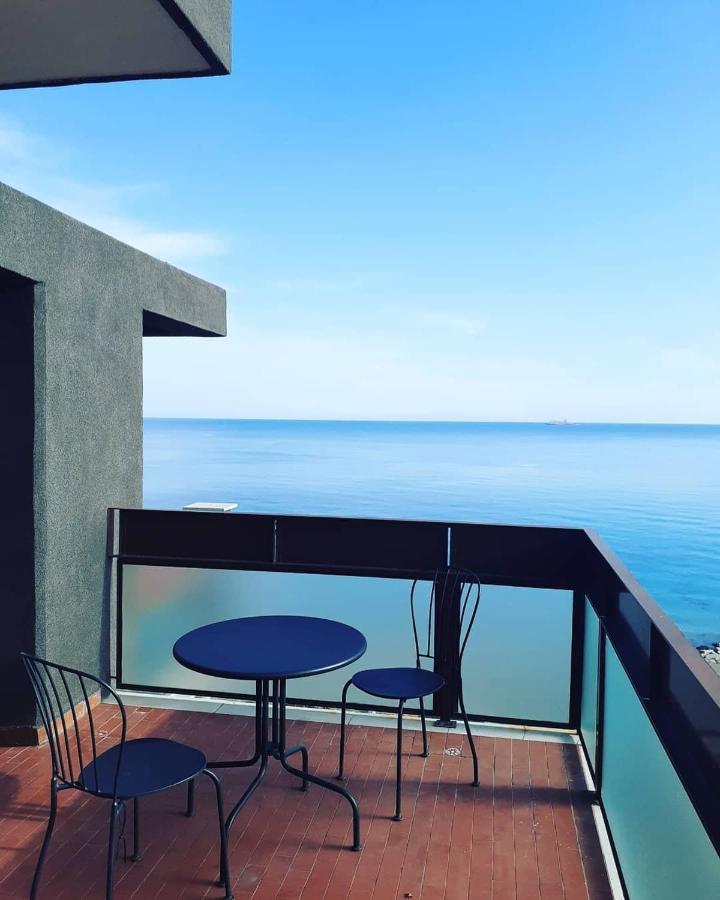 Attico Suite Spiaggia Bari Bagian luar foto