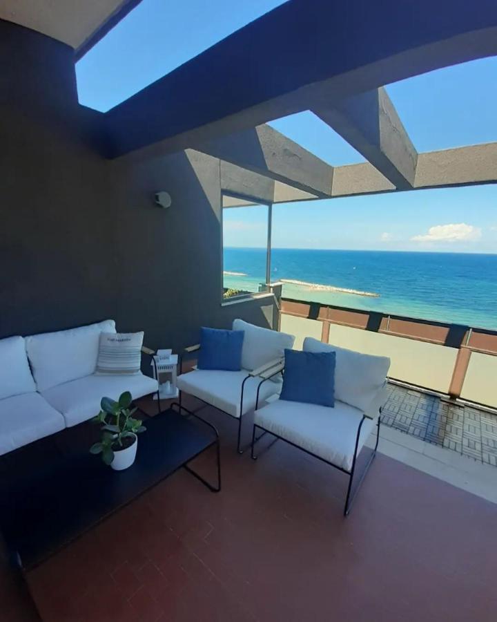 Attico Suite Spiaggia Bari Bagian luar foto