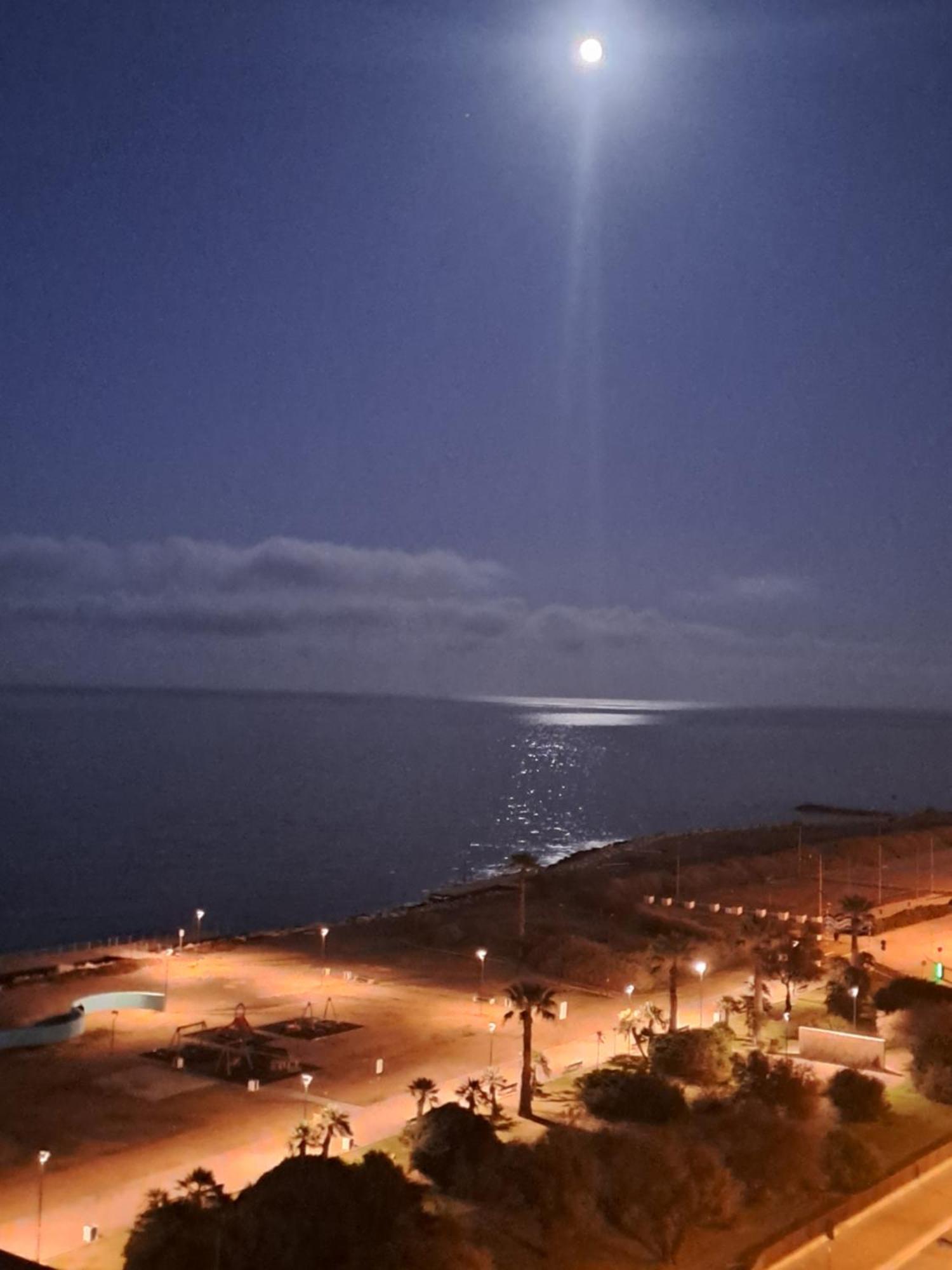 Attico Suite Spiaggia Bari Bagian luar foto