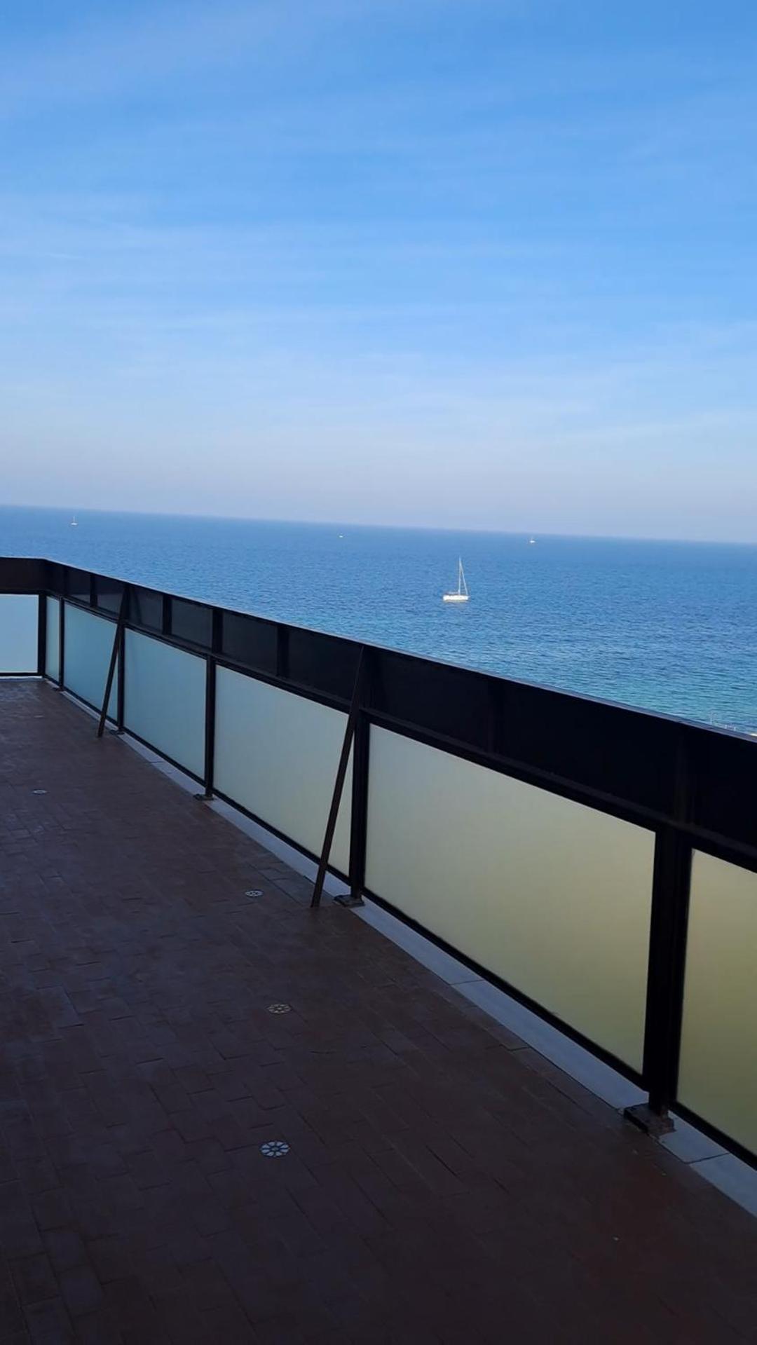 Attico Suite Spiaggia Bari Bagian luar foto