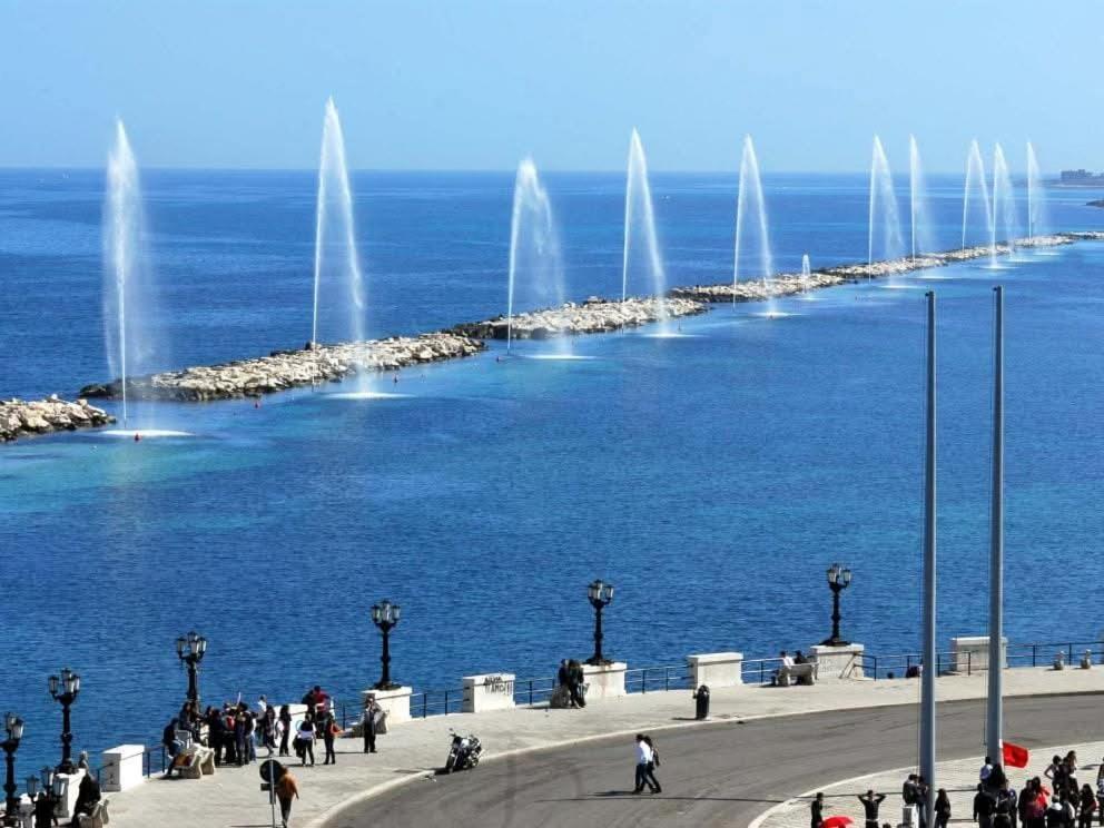 Attico Suite Spiaggia Bari Bagian luar foto