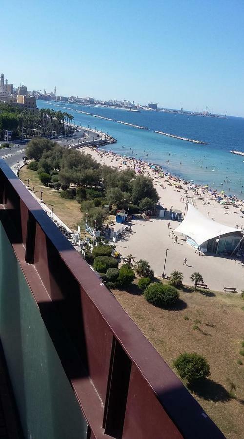 Attico Suite Spiaggia Bari Bagian luar foto